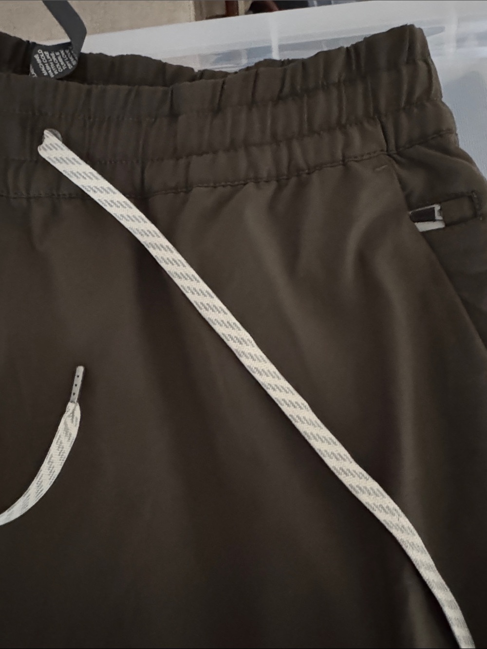 EUC Vuori Olive Green Miles Joggers size large - Picture 3 of 10